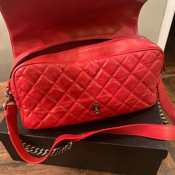 Large Chanel quilted leather shoulder bag with large chain strap - Picture 8 of 12